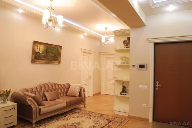 Продаётся 3-комн. новостройка 170 м², м. Низами, photo 1 from 23