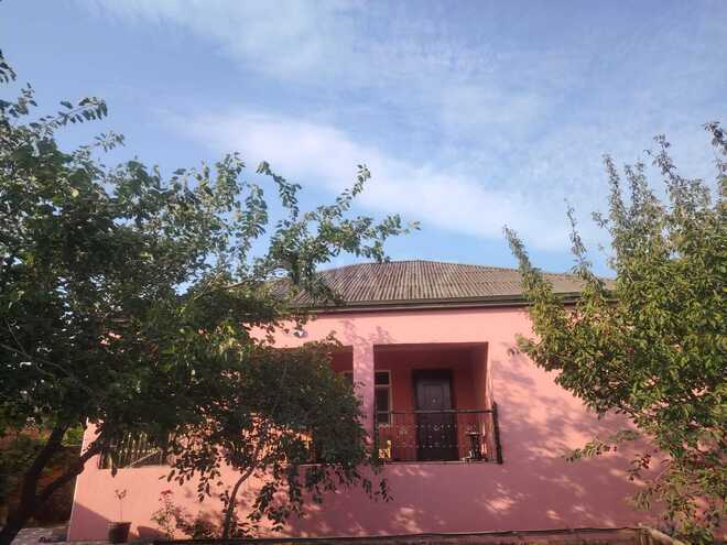 Satılır 4 otaqlı həyət evi/bağ evi 180 m², Saray q., photo 1 from 15