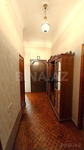 Satılır 3 otaqlı köhnə tikili 150 m², Sahil m., photo 23 from 29