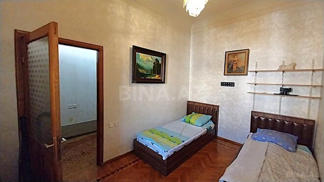 Satılır 3 otaqlı köhnə tikili 150 m², Sahil m., photo 21 from 29
