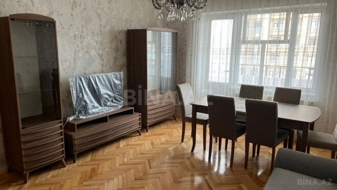 Satılır 3 otaqlı köhnə tikili 85 m², Nizami m., photo 1 from 18