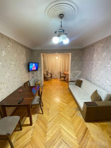 Сдаётся 2-комн. вторичка 60 м², м. Элмляр Академиясы, photo 1 from 13