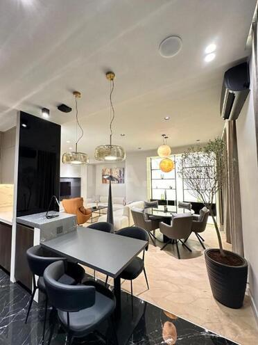 Продаётся 3-комн. новостройка 148 м², м. 8 ноября, photo 1 from 22