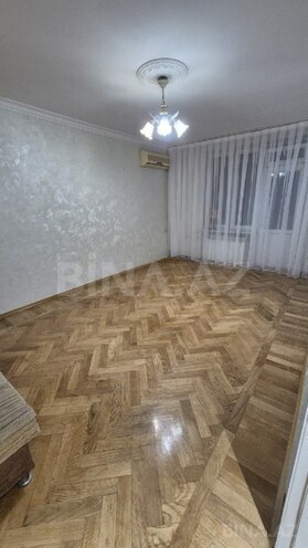 Продаётся 2-комн. вторичка 40 м², м. Элмляр Академиясы, photo 1 from 10