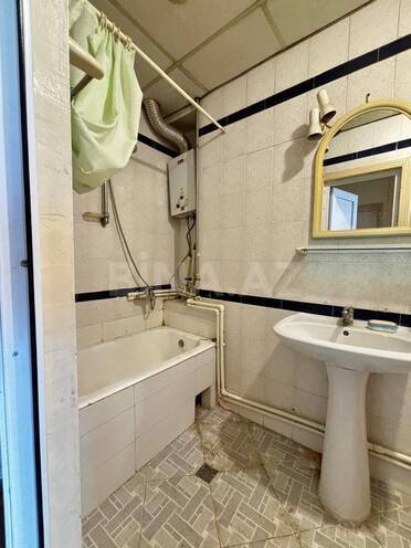 Satılır 3 otaqlı köhnə tikili 65 m², Nizami m., photo 14 from 17