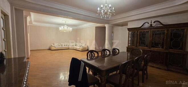 İcarəyə verilir 5 otaqlı köhnə tikili 220 m², 28 May m., photo 1 from 19