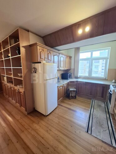 Satılır 3 otaqlı köhnə tikili 70 m², Sahil m., photo 10 from 19