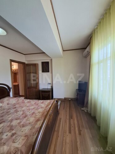 Satılır 3 otaqlı köhnə tikili 70 m², Sahil m., photo 18 from 19