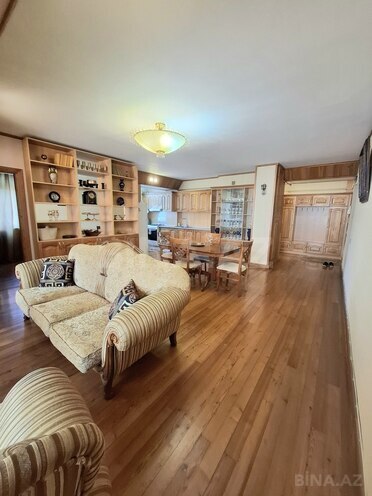 Satılır 3 otaqlı köhnə tikili 70 m², Sahil m., photo 3 from 19