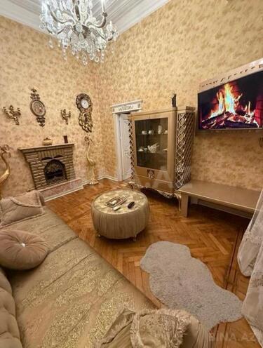 İcarəyə verilir 2 otaqlı köhnə tikili 70 m², Sahil m., photo 1 from 16