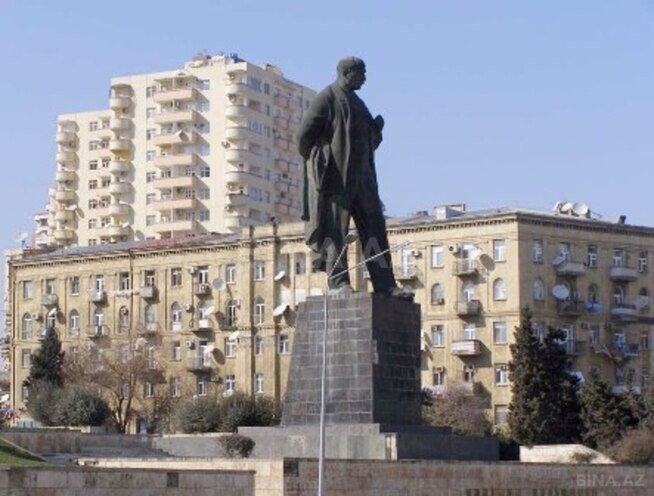 Продаётся 2-комн. вторичка 55 м², м. Ичеришехер, photo 1 from 14
