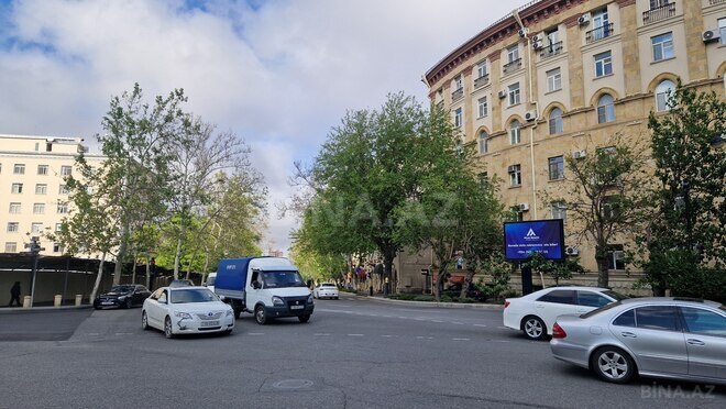 Satılır 2 otaqlı köhnə tikili 55 m², Nizami m., photo 1 from 15