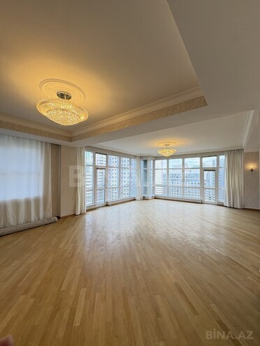 Satılır 4 otaqlı yeni tikili 236 m², 28 May m., photo 1 from 18