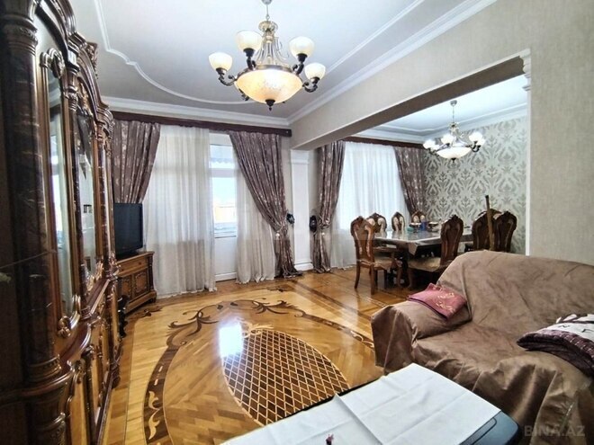Satılır 5 otaqlı köhnə tikili 150 m², Yasamal r., photo 3 from 31