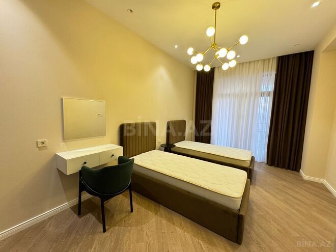 Сдаётся 3-комн. новостройка 140 м², м. Низами, photo 14 from 24