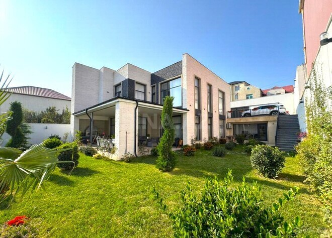 Satılır 8 otaqlı həyət evi/bağ evi 410 m², Badamdar q., photo 1 from 32