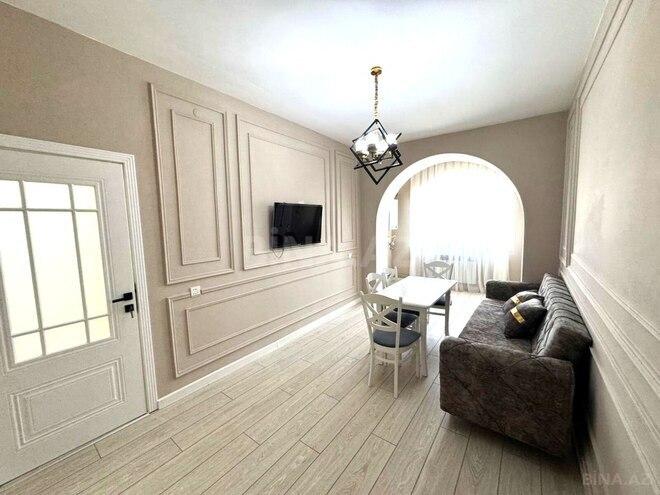 İcarəyə verilir 2 otaqlı köhnə tikili 70 m², 28 May m., photo 1 from 12