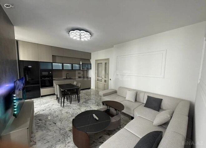 Продаётся 2-комн. вторичка 75 м², м. Иншаатчылар, photo 1 from 8