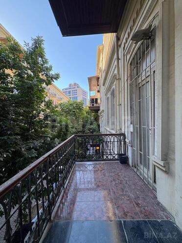 Satılır 3 otaqlı köhnə tikili 80 m², Sahil m., photo 26 from 28