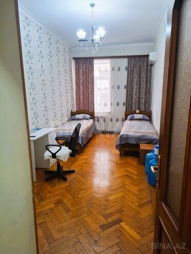 Satılır 3 otaqlı köhnə tikili 80 m², Sahil m., photo 6 from 17
