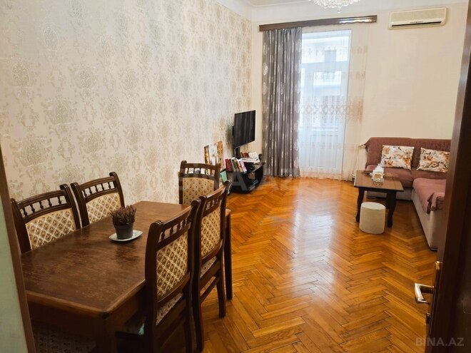 Satılır 3 otaqlı köhnə tikili 80 m², Sahil m., photo 1 from 17