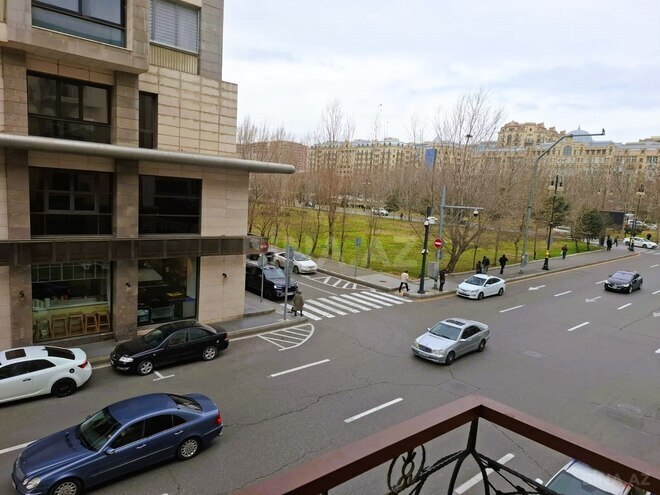 Satılır 3 otaqlı köhnə tikili 80 m², Sahil m., photo 15 from 17