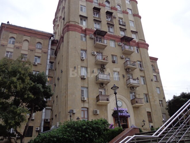 Satılır 2 otaqlı köhnə tikili 60 m², Nizami m., photo 17 from 18