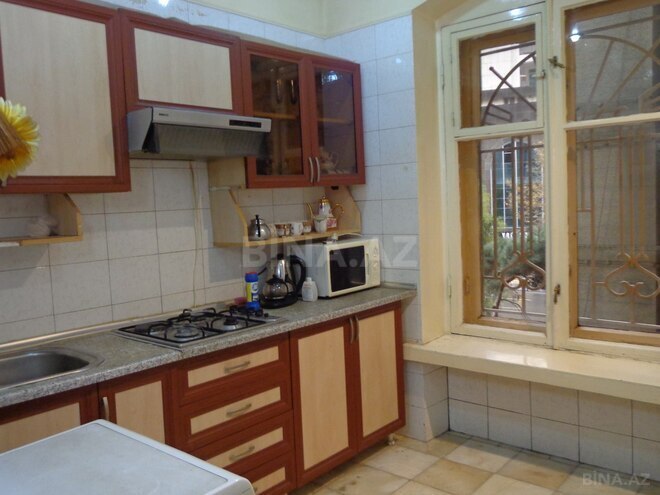 Satılır 2 otaqlı köhnə tikili 60 m², Nizami m., photo 10 from 18