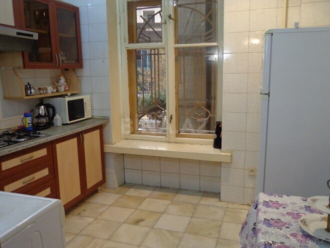 Satılır 2 otaqlı köhnə tikili 60 m², Nizami m., photo 9 from 18