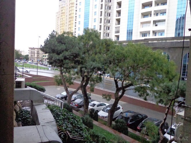 Satılır 2 otaqlı köhnə tikili 60 m², Nizami m., photo 14 from 18
