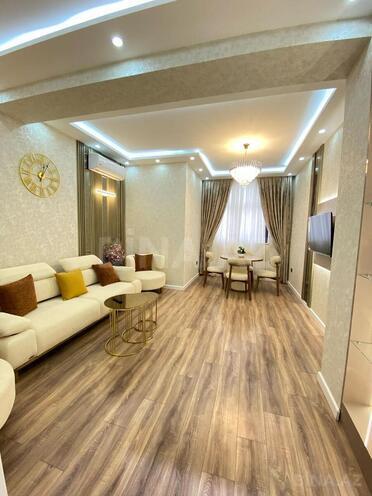 Сдаётся 2-комн. новостройка 65 м², м. 8 ноября, photo 1 from 29