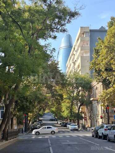 Satılır 6 otaqlı köhnə tikili 200 m², İçəri Şəhər m., photo 1 from 15