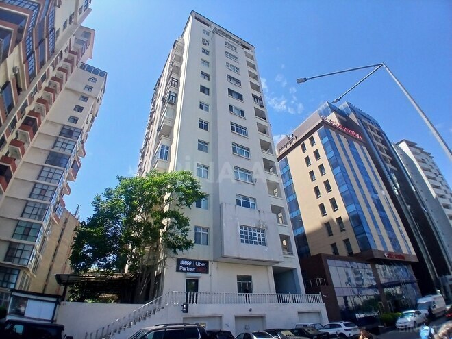 Продаётся 4-комн. новостройка 257 м², м. Элмляр Академиясы, photo 1 from 19