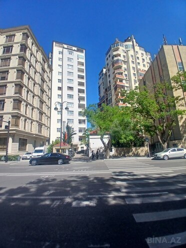 Продаётся 4-комн. новостройка 257 м², м. Элмляр Академиясы, photo 3 from 19