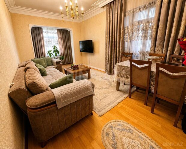 Satılır 4 otaqlı köhnə tikili 100 m², Neftçilər m., photo 1 from 18