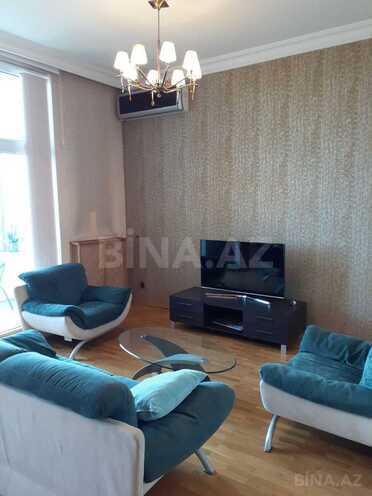 İcarəyə verilir 4 otaqlı köhnə tikili 150 m², Sahil m., photo 1 from 31
