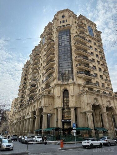 Satılır 4 otaqlı yeni tikili 229 m², Sahil m., photo 1 from 6