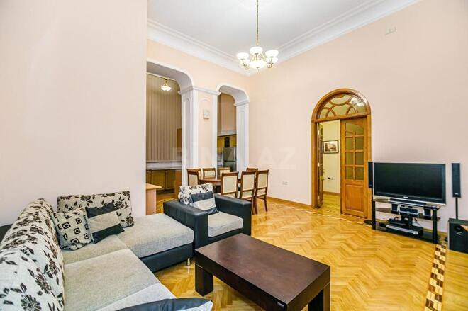 İcarəyə verilir 4 otaqlı köhnə tikili 180 m², İçəri Şəhər m., photo 1 from 25