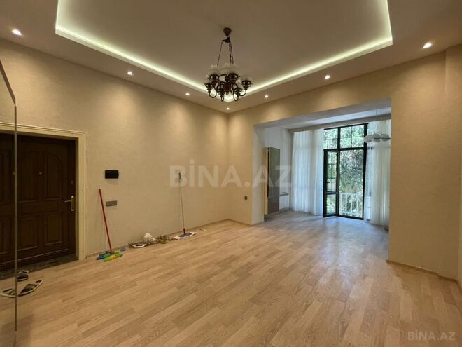 Продаётся 3-комн. вторичка 110 м², м. Ичеришехер, photo 1 from 18