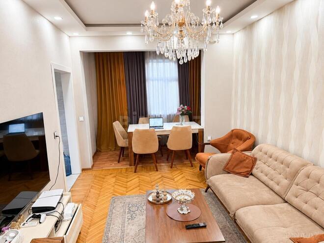 Продаётся 3-комн. вторичка 80 м², м. Азадлыг проспекти, photo 1 from 12
