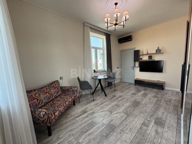 İcarəyə verilir 2 otaqlı köhnə tikili 65 m², Bayıl q., photo 4 from 15