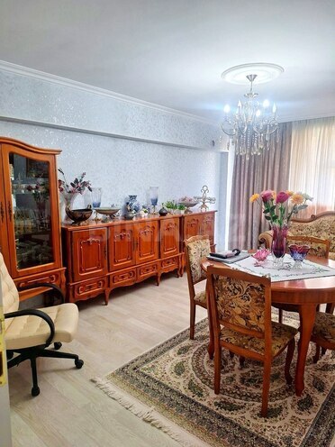 Продаётся 3-комн. вторичка 85.5 м², м. Иншаатчылар, photo 3 from 10