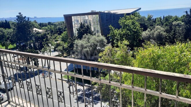 İcarəyə verilir 5 otaqlı köhnə tikili 250 m², Sahil m., photo 14 from 18