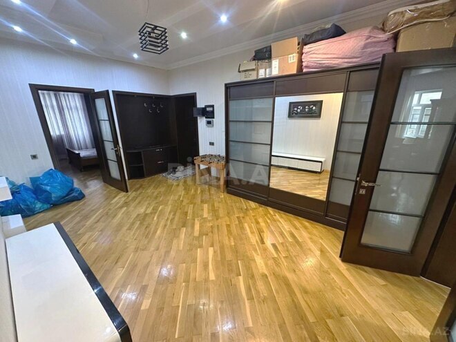 Сдаётся 3-комн. вторичка 140 м², м. Элмляр Академиясы, photo 3 from 7