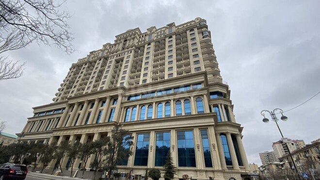 Продаётся 3-комн. новостройка 106 м², м. Элмляр Академиясы, photo 1 from 31