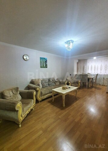 Продаётся 3-комн. вторичка 70 м², м. Иншаатчылар, photo 1 from 16