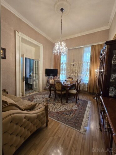 Satılır 3 otaqlı köhnə tikili 80 m², Nizami m., photo 1 from 9