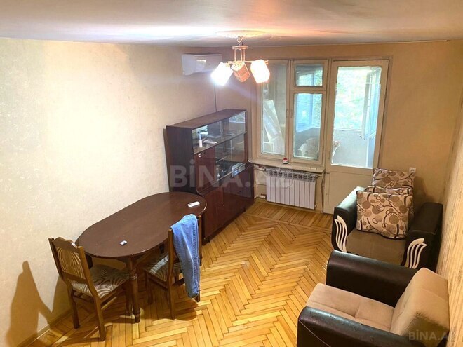 Сдаётся 1-комн. вторичка 30 м², м. Нефтчиляр, photo 1 from 10