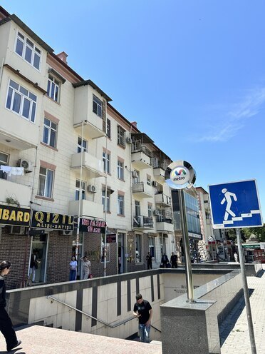 Satılır 3 otaqlı köhnə tikili 75 m², Qara Qarayev m., photo 3 from 16