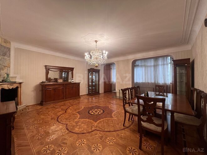 Satılır 4 otaqlı köhnə tikili 150 m², Nəsimi r., photo 1 from 22